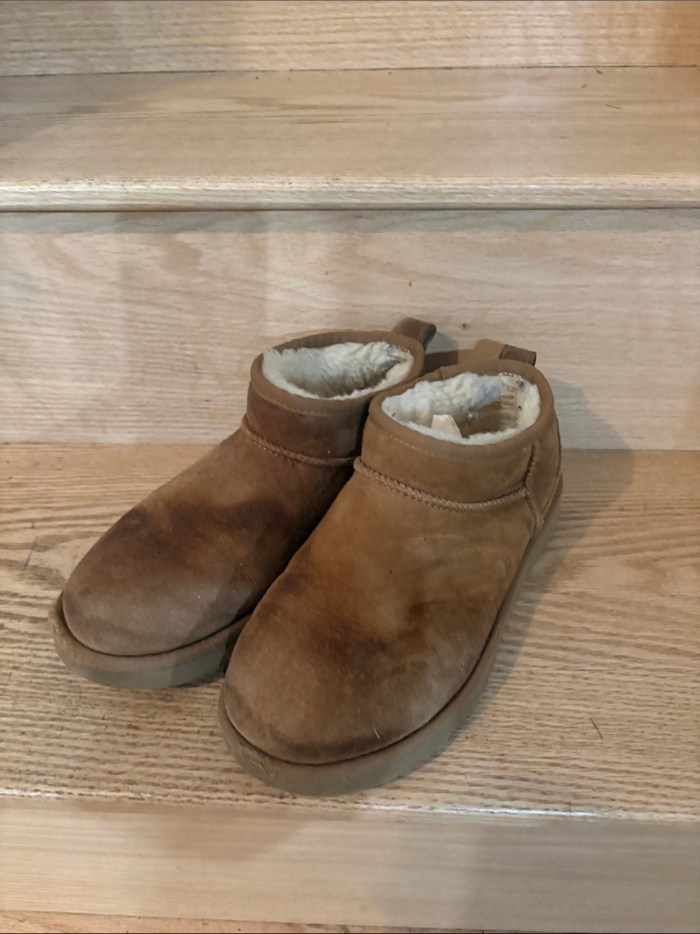 UGG ultra mini (water damaged)